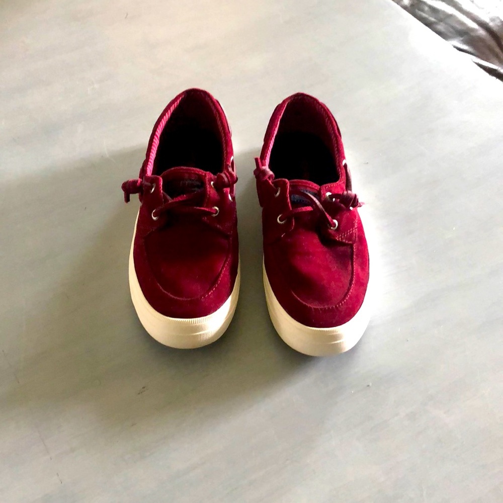Wine colored Sperry shoes! Lightly used!